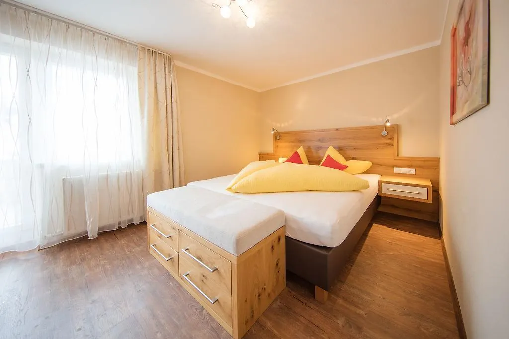 Hotel Haus Stefanie Sölden 3*,